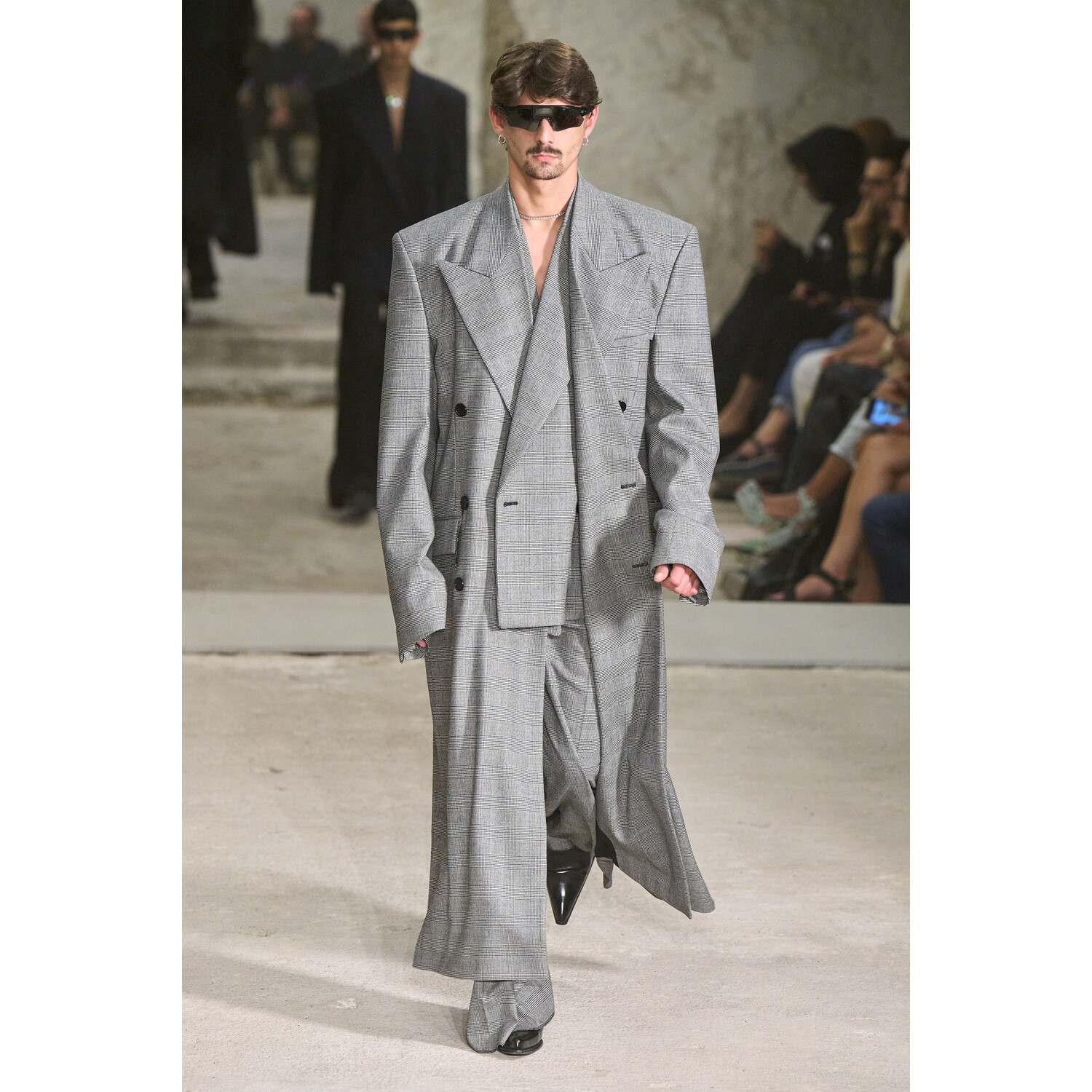 Фото Vetements коллекция весна-лето 2023 / Vetements Spring 2023