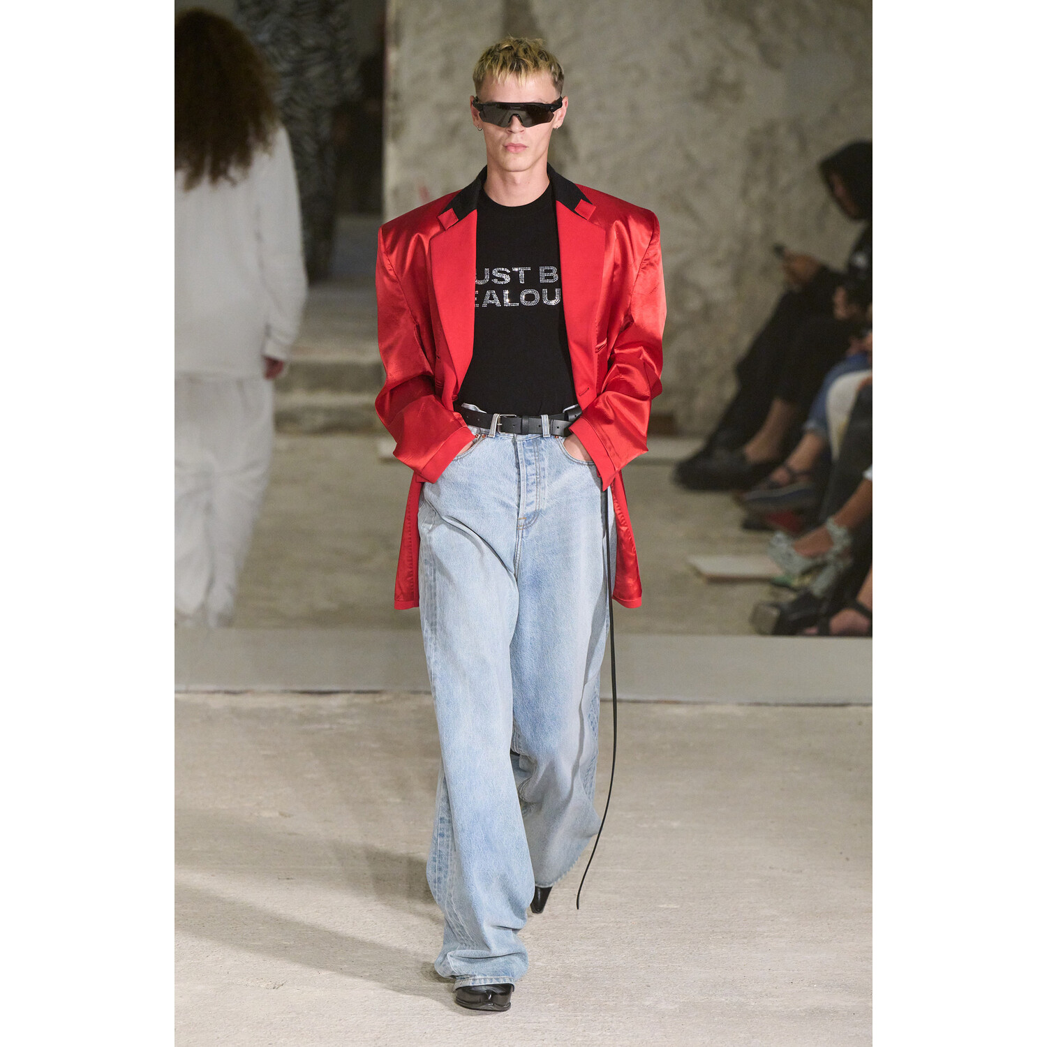 Фото Vetements коллекция весна-лето 2023 / Vetements Spring 2023