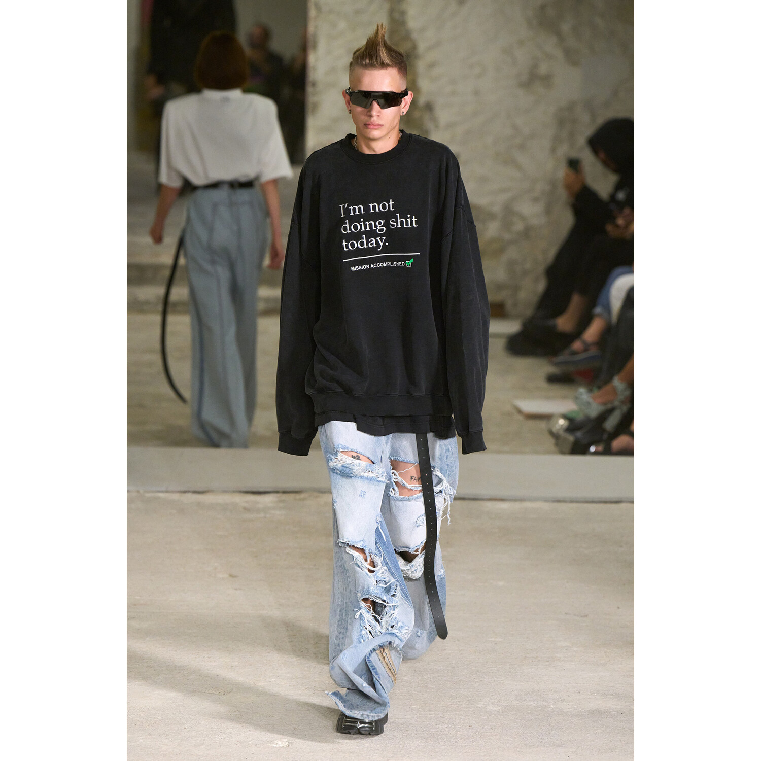 Фото Vetements коллекция весна-лето 2023 / Vetements Spring 2023