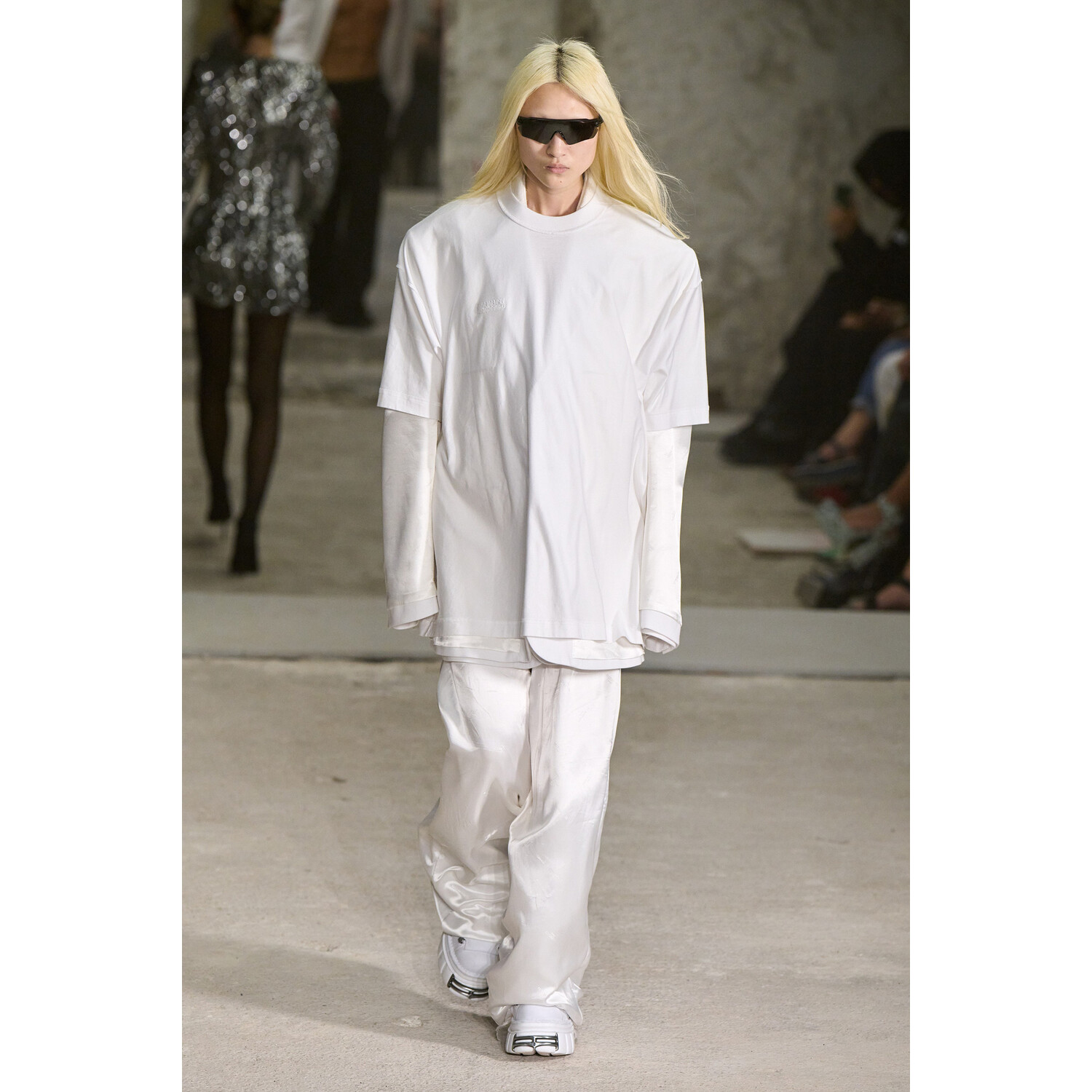 Фото Vetements коллекция весна-лето 2023 / Vetements Spring 2023