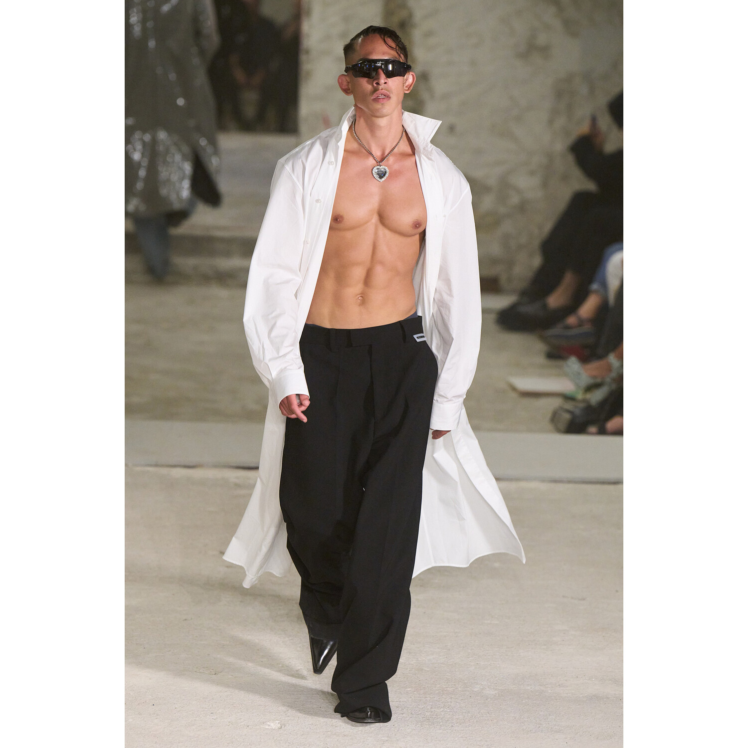 Фото Vetements коллекция весна-лето 2023 / Vetements Spring 2023
