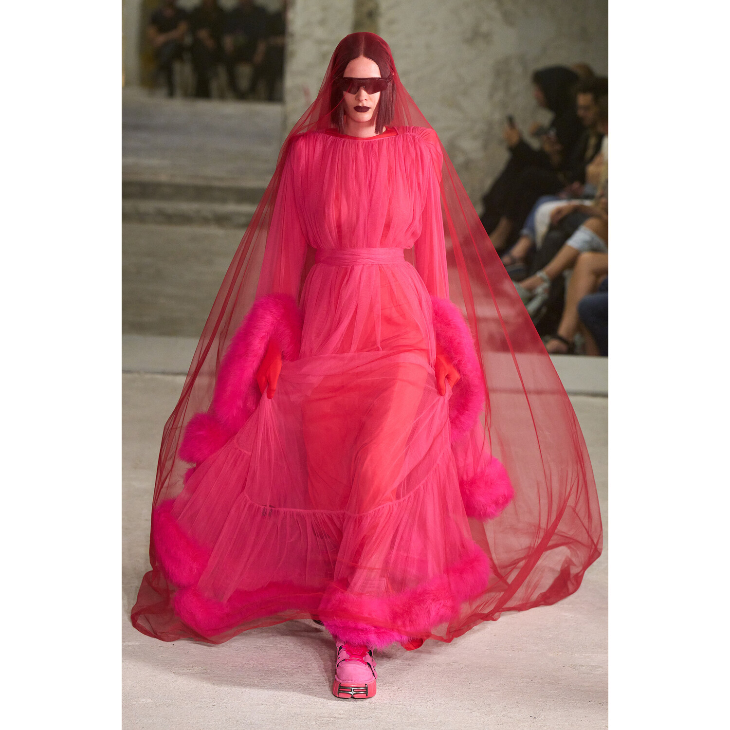 Фото Vetements коллекция весна-лето 2023 / Vetements Spring 2023