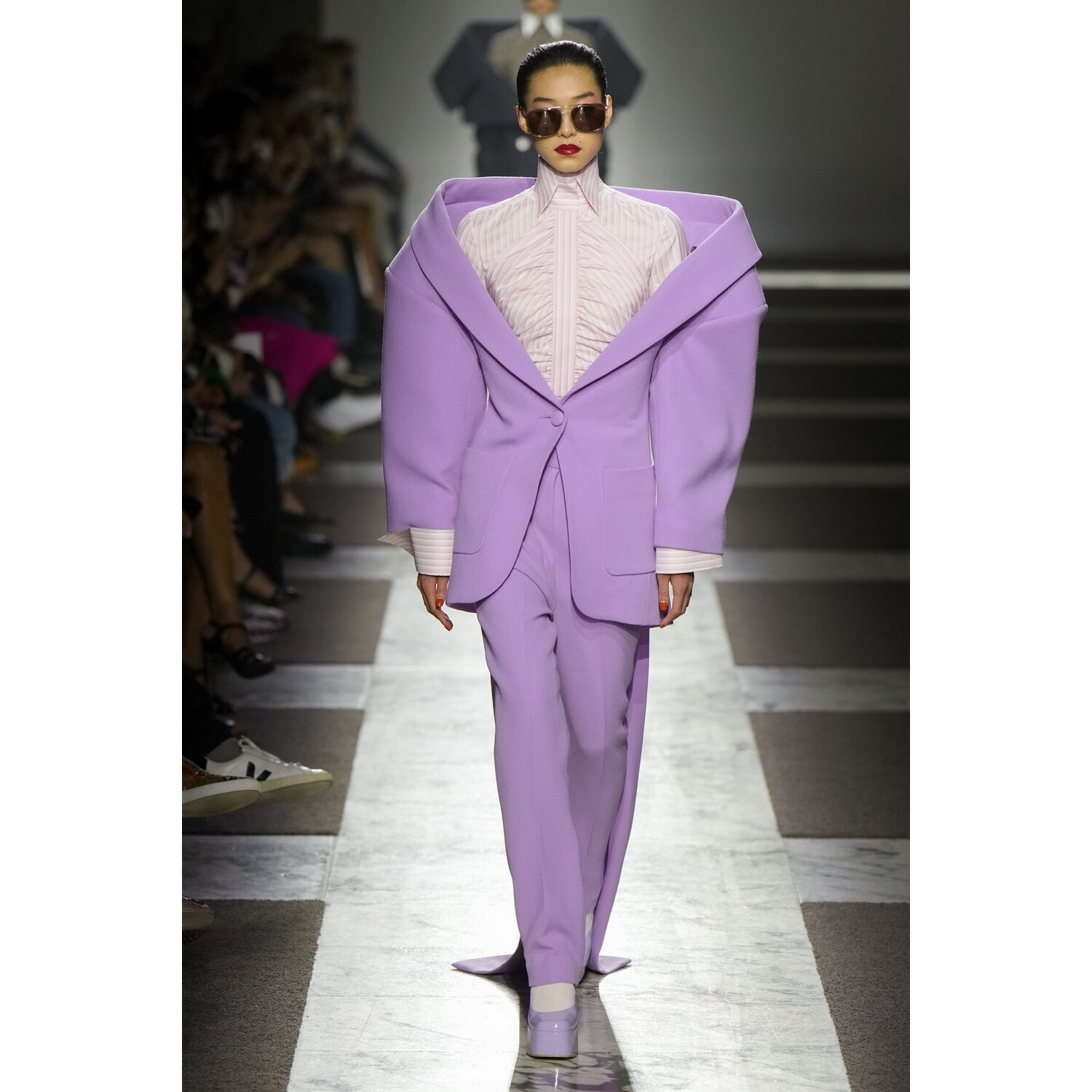 Фото Viktor and Rolf Couture коллекция осень 2022 / Viktor and Rolf Couture Fall 2022