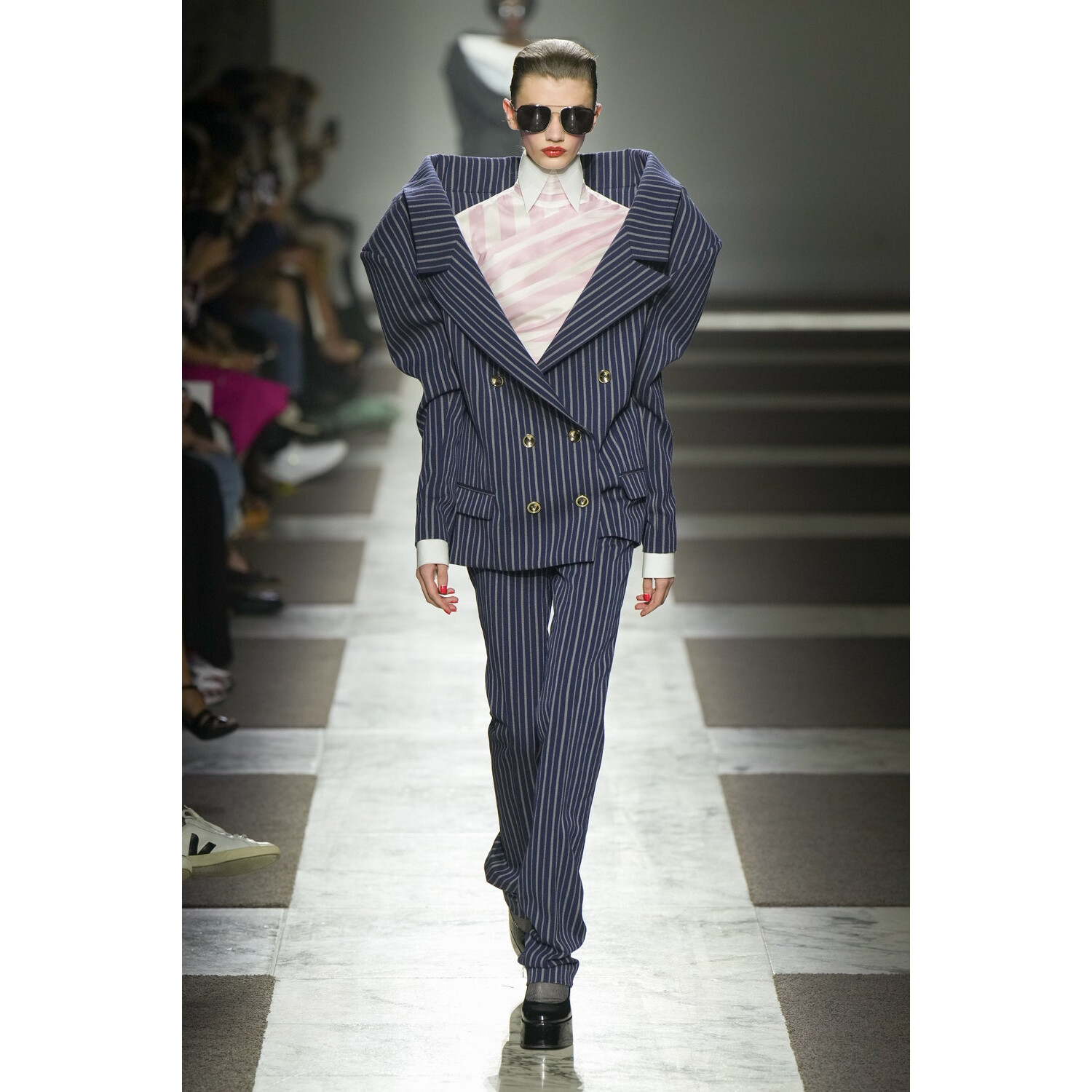 Фото Viktor and Rolf Couture коллекция осень 2022 / Viktor and Rolf Couture Fall 2022