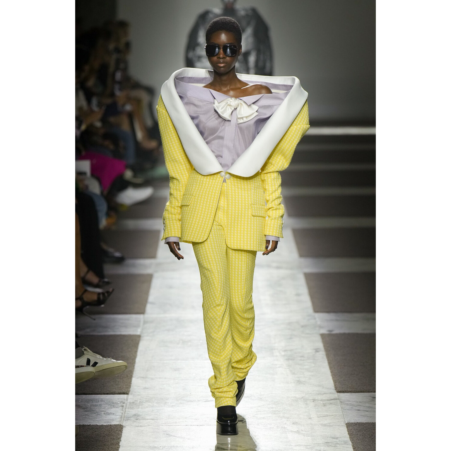 Фото Viktor and Rolf Couture коллекция осень 2022 / Viktor and Rolf Couture Fall 2022