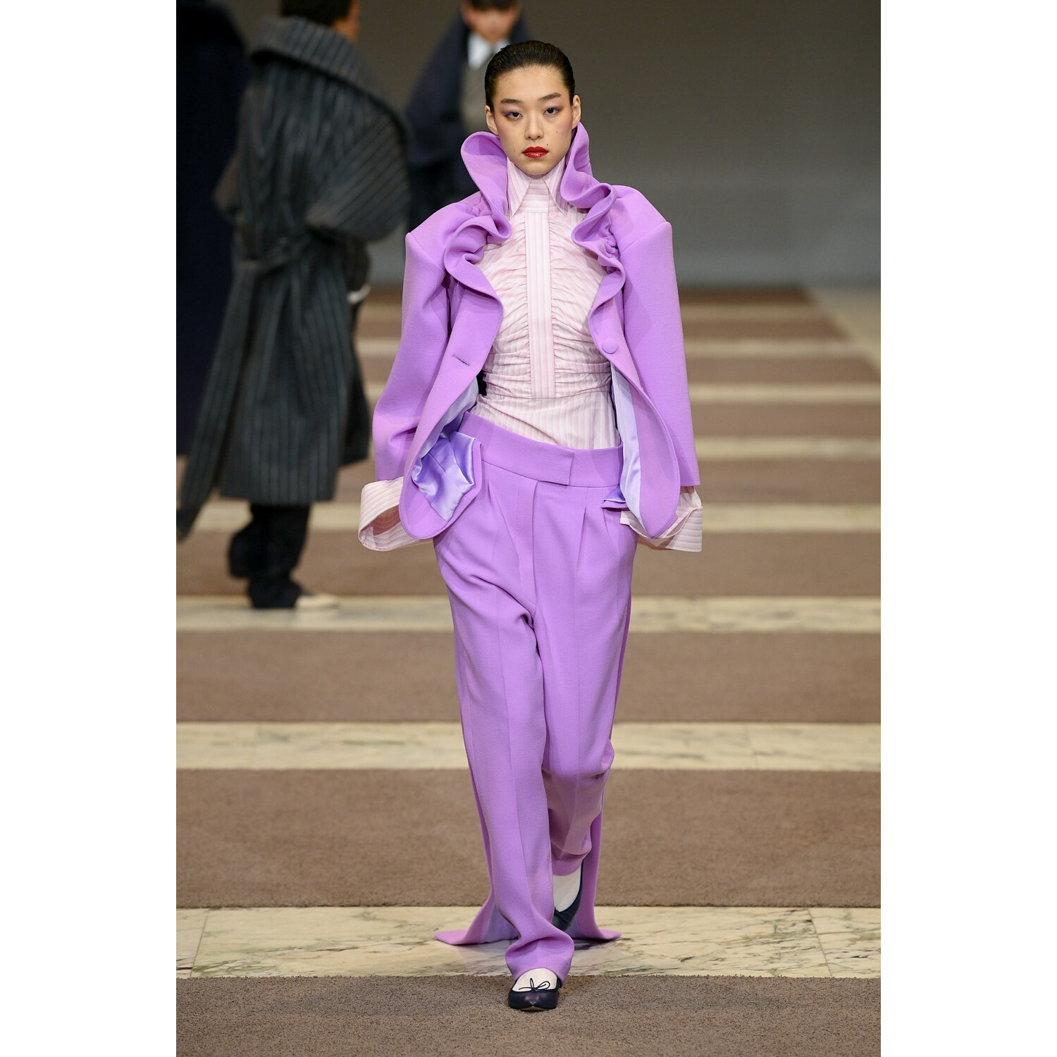 Фото Viktor and Rolf Couture коллекция осень 2022 / Viktor and Rolf Couture Fall 2022