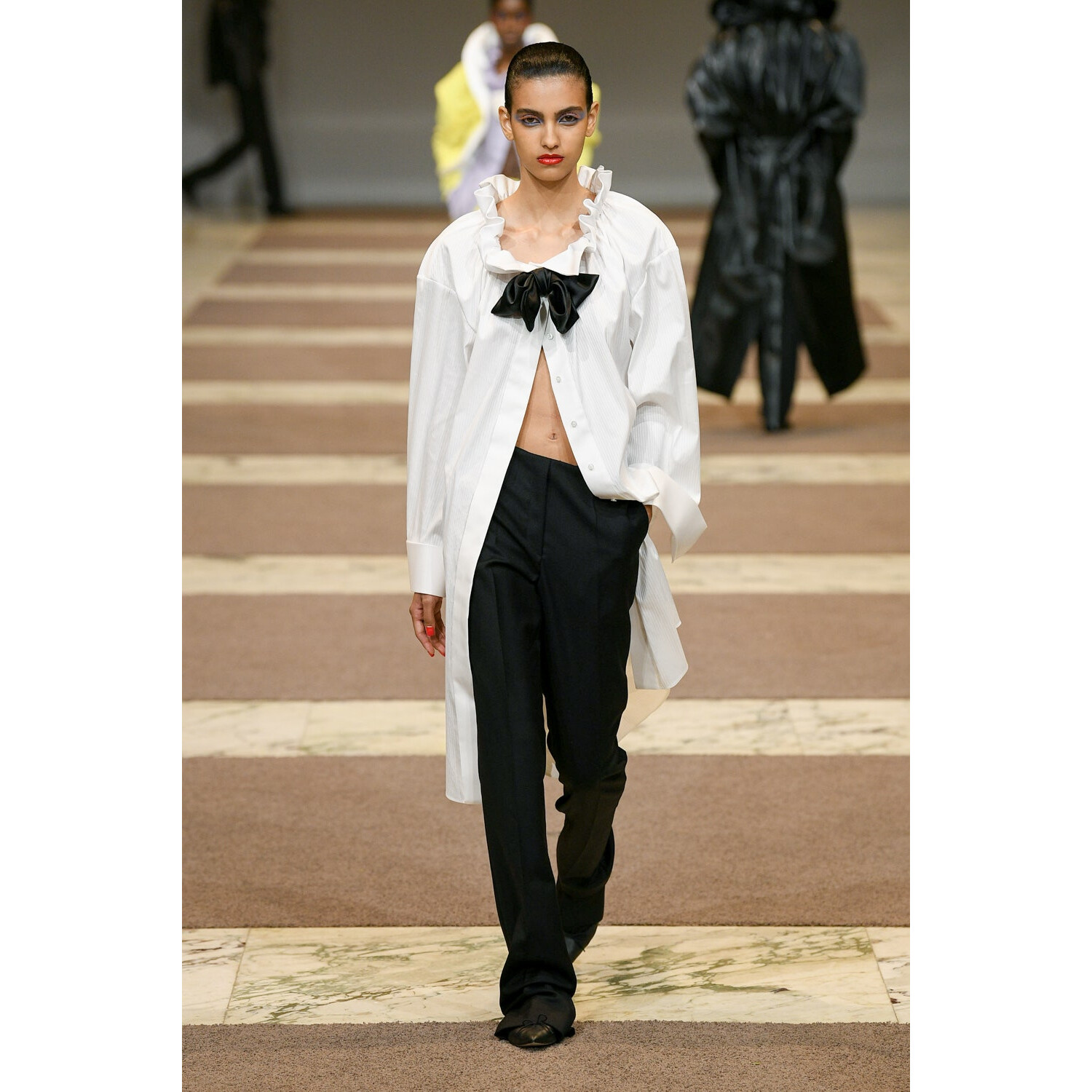 Фото Viktor and Rolf Couture коллекция осень 2022 / Viktor and Rolf Couture Fall 2022