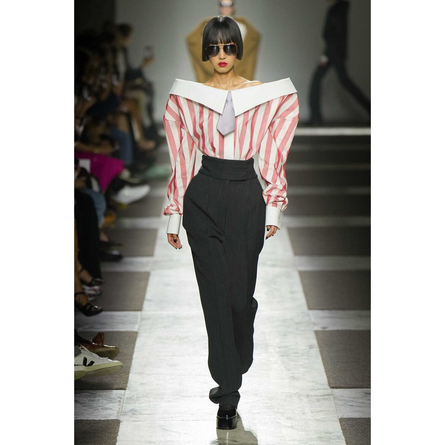 Фото Viktor and Rolf Couture коллекция осень 2022 / Viktor and Rolf Couture Fall 2022