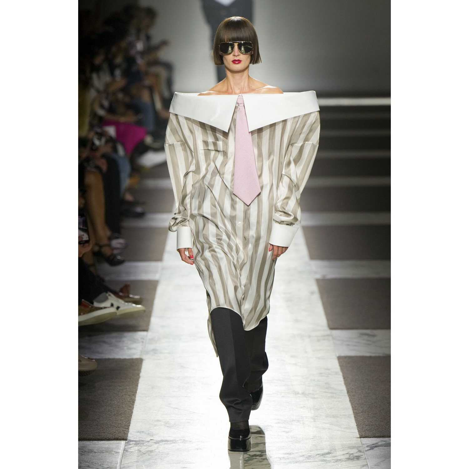 Фото Viktor and Rolf Couture коллекция осень 2022 / Viktor and Rolf Couture Fall 2022