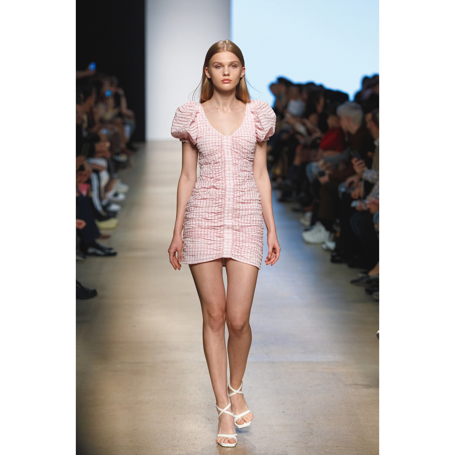 Фото Yasya Minochkina Spring 2020 Ready-to-Wear / Yasya Minochkina весна-лето 2020 / Неделя моды: Москва