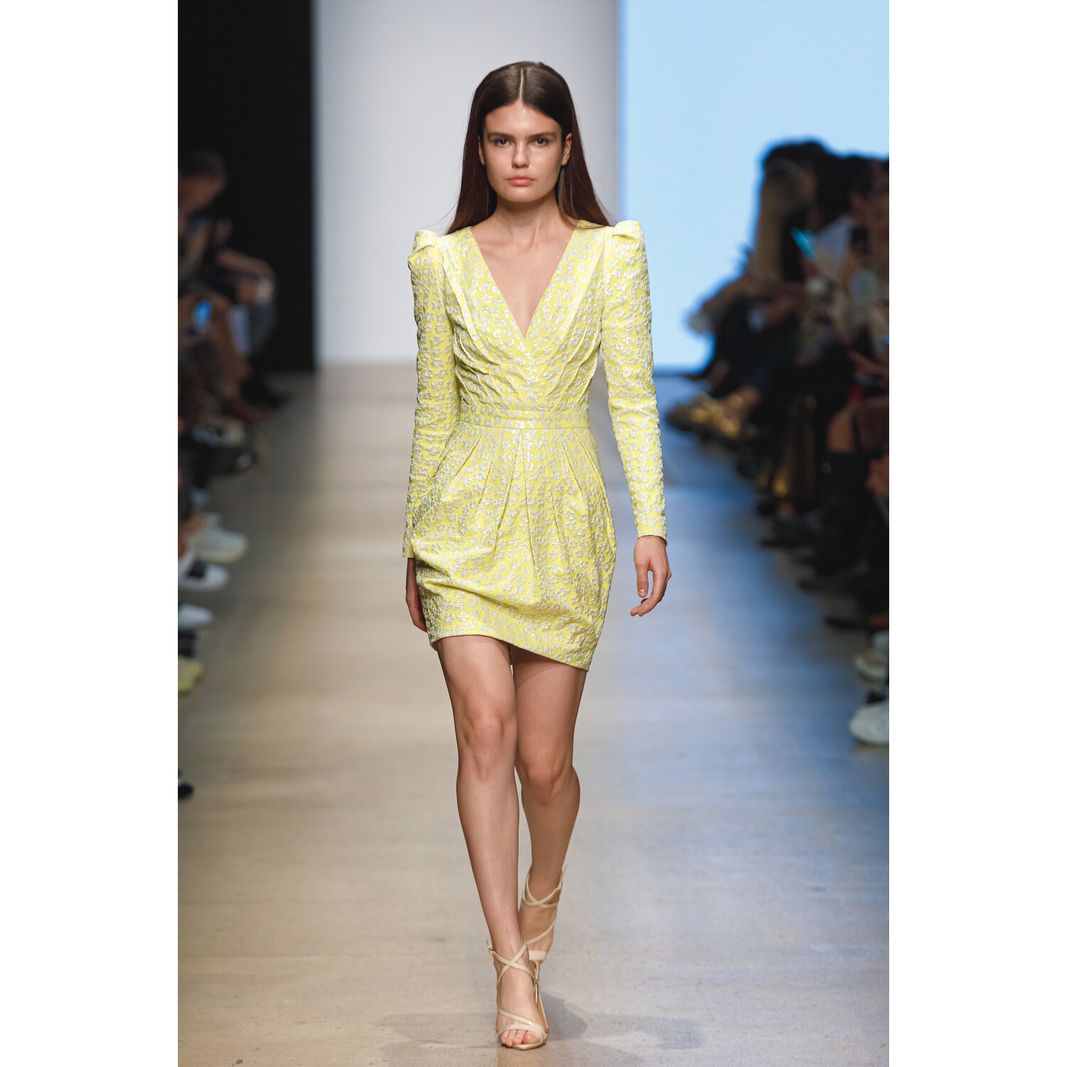 Фото Yasya Minochkina Spring 2020 Ready-to-Wear / Yasya Minochkina весна-лето 2020 / Неделя моды: Москва