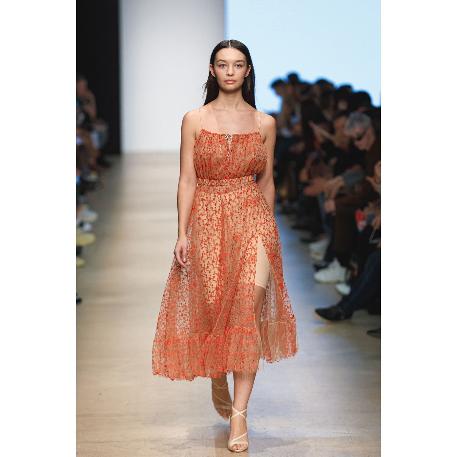 Фото Yasya Minochkina Spring 2020 Ready-to-Wear / Yasya Minochkina весна-лето 2020 / Неделя моды: Москва
