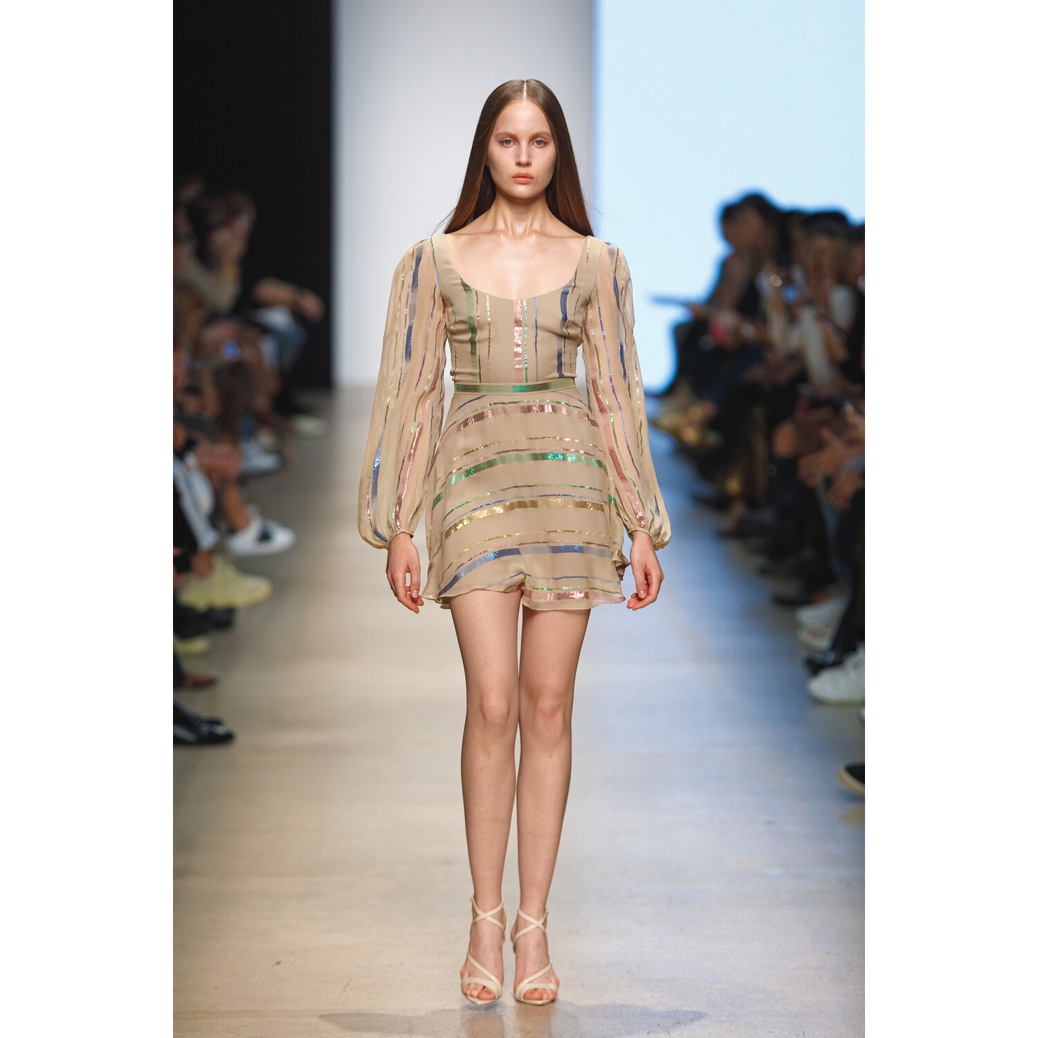 Фото Yasya Minochkina Spring 2020 Ready-to-Wear / Yasya Minochkina весна-лето 2020 / Неделя моды: Москва