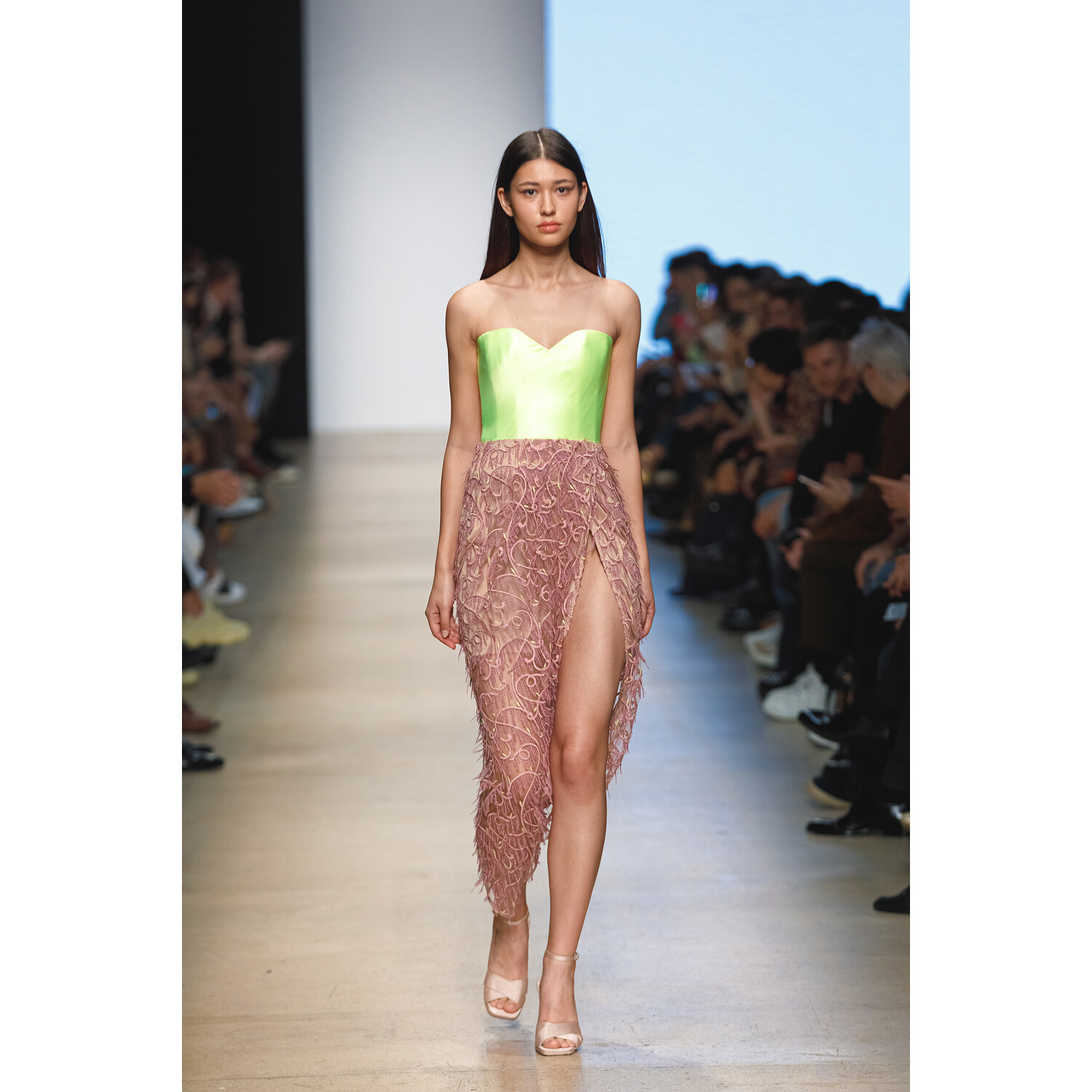 Фото Yasya Minochkina Spring 2020 Ready-to-Wear / Yasya Minochkina весна-лето 2020 / Неделя моды: Москва
