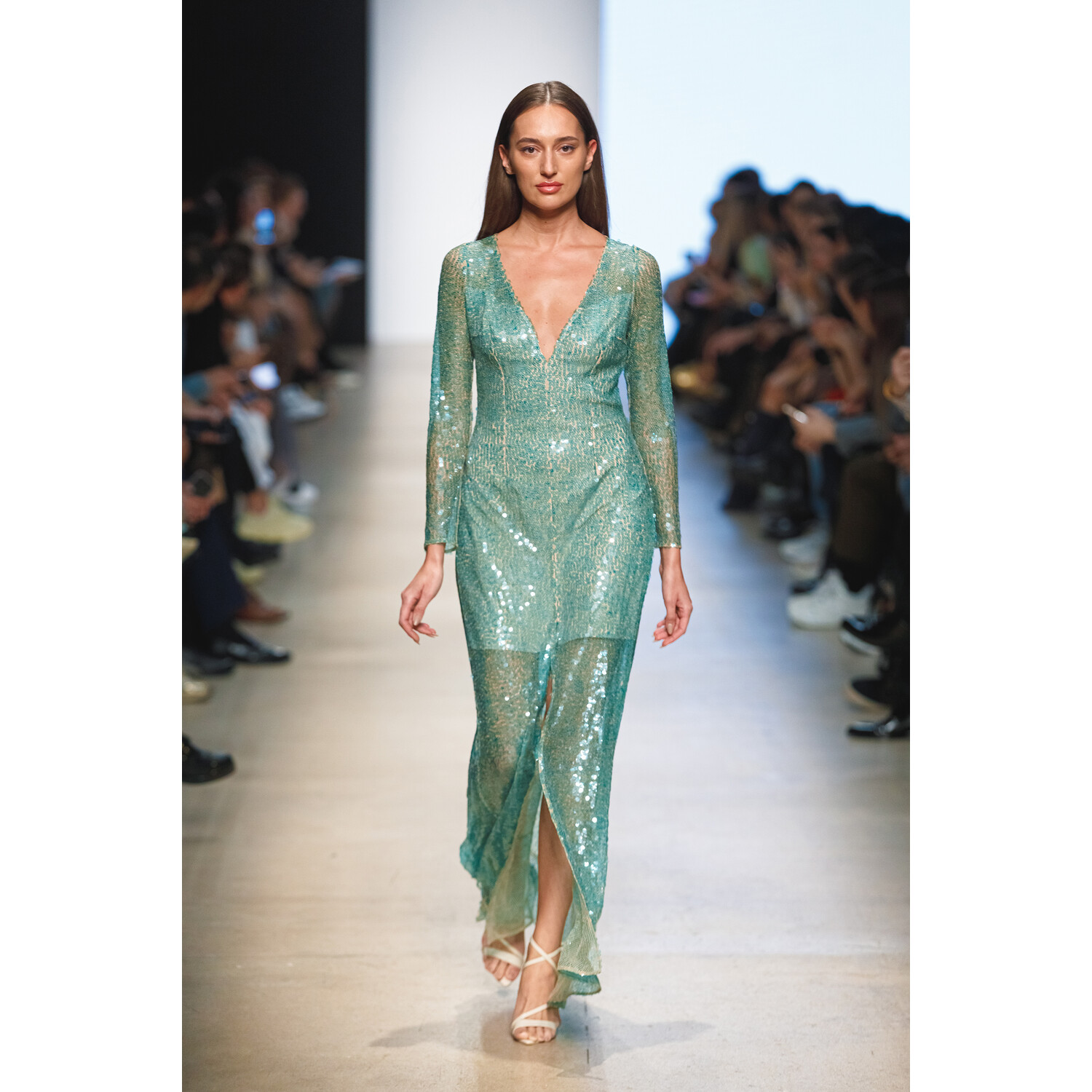 Фото Yasya Minochkina Spring 2020 Ready-to-Wear / Yasya Minochkina весна-лето 2020 / Неделя моды: Москва