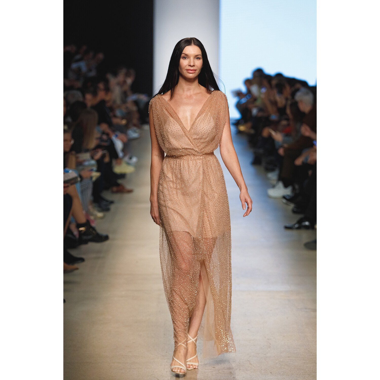 Фото Yasya Minochkina Spring 2020 Ready-to-Wear / Yasya Minochkina весна-лето 2020 / Неделя моды: Москва