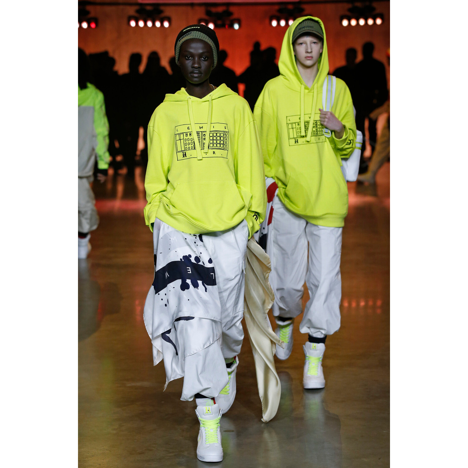 Фото Tommy Hilfiger Spring 2020 Ready-to-Wear / Томми Хилфигер весна-лето 2020 / Неделя моды: Лондон