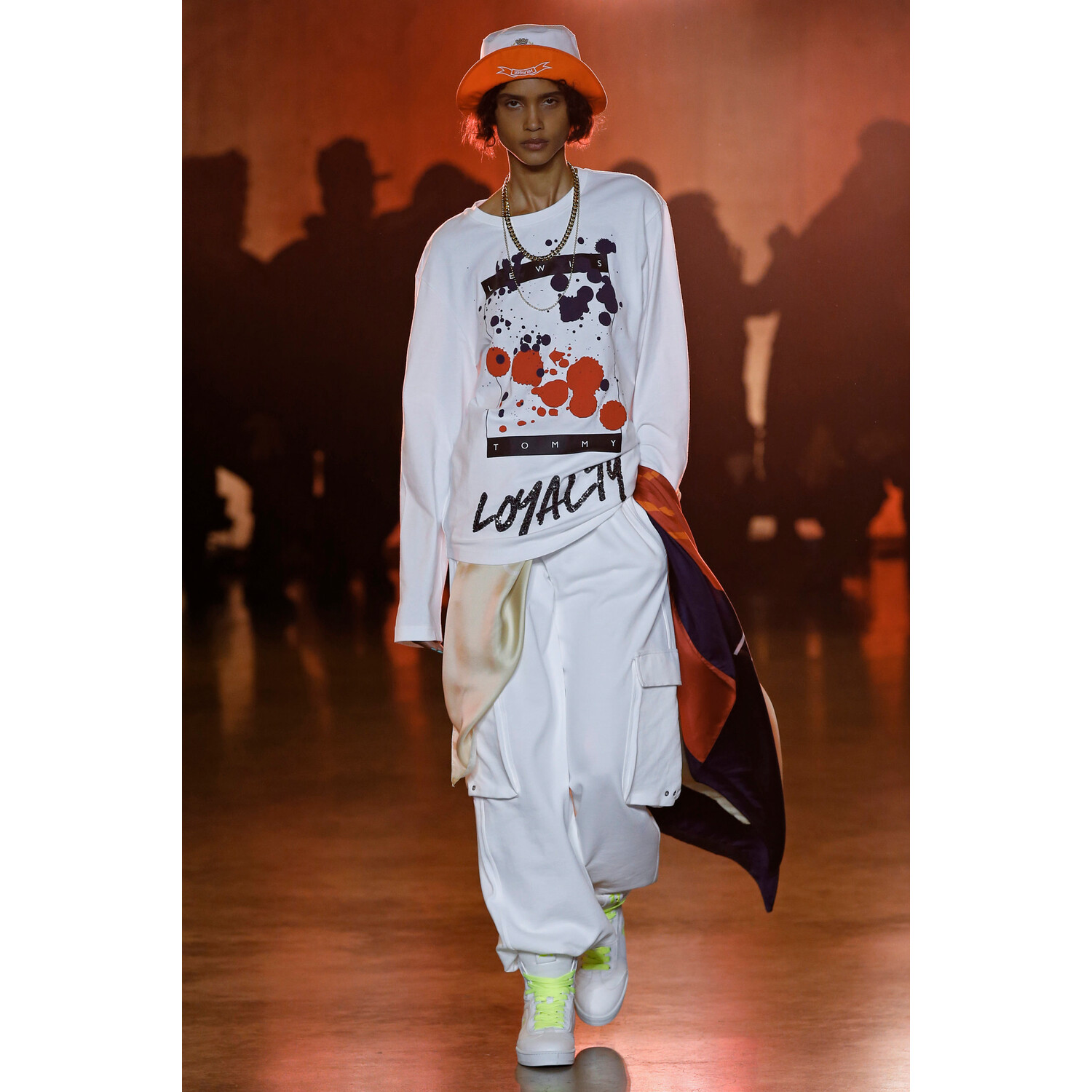 Фото Tommy Hilfiger Spring 2020 Ready-to-Wear / Томми Хилфигер весна-лето 2020 / Неделя моды: Лондон