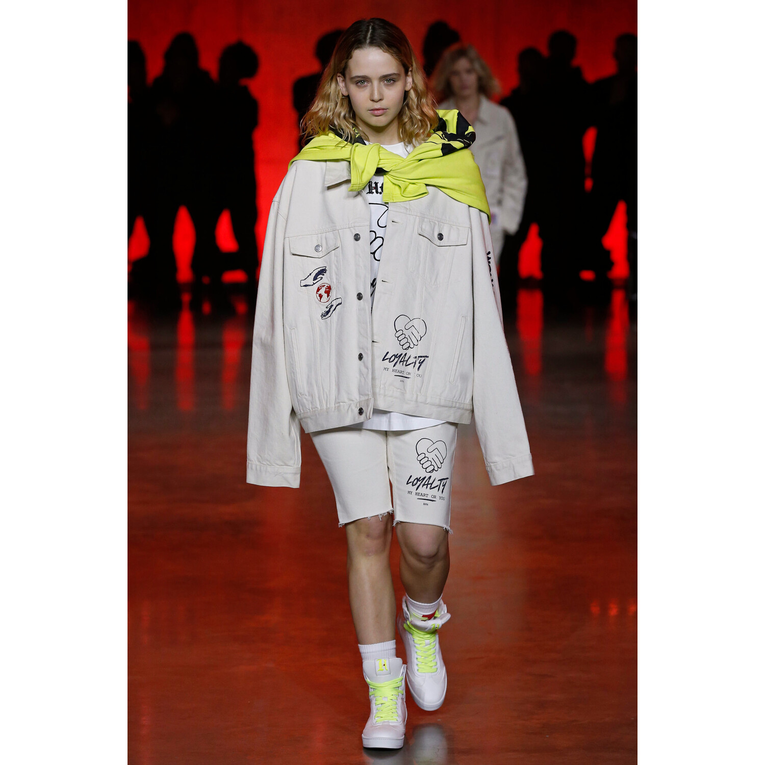 Фото Tommy Hilfiger Spring 2020 Ready-to-Wear / Томми Хилфигер весна-лето 2020 / Неделя моды: Лондон