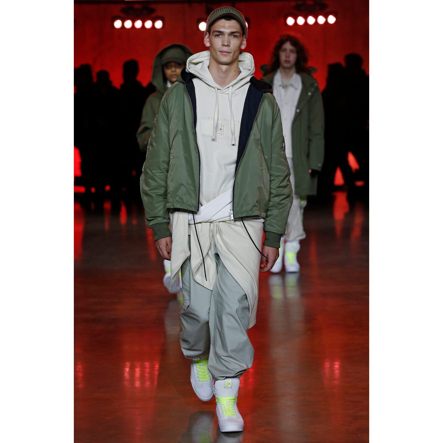 Фото Tommy Hilfiger Spring 2020 Ready-to-Wear / Томми Хилфигер весна-лето 2020 / Неделя моды: Лондон