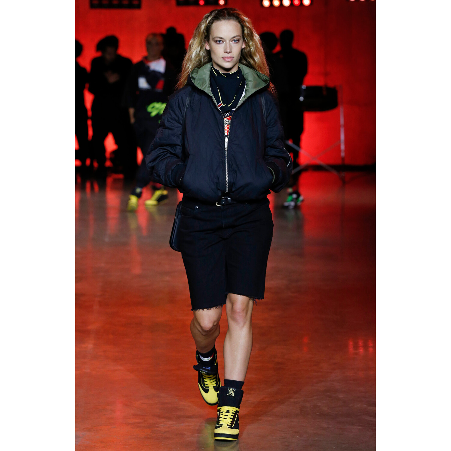 Фото Tommy Hilfiger Spring 2020 Ready-to-Wear / Томми Хилфигер весна-лето 2020 / Неделя моды: Лондон