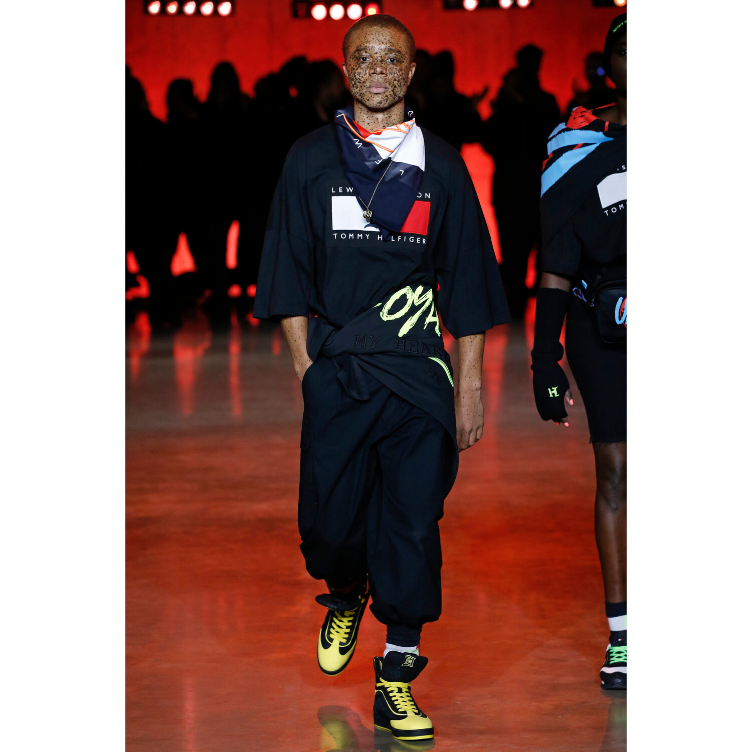 Фото Tommy Hilfiger Spring 2020 Ready-to-Wear / Томми Хилфигер весна-лето 2020 / Неделя моды: Лондон