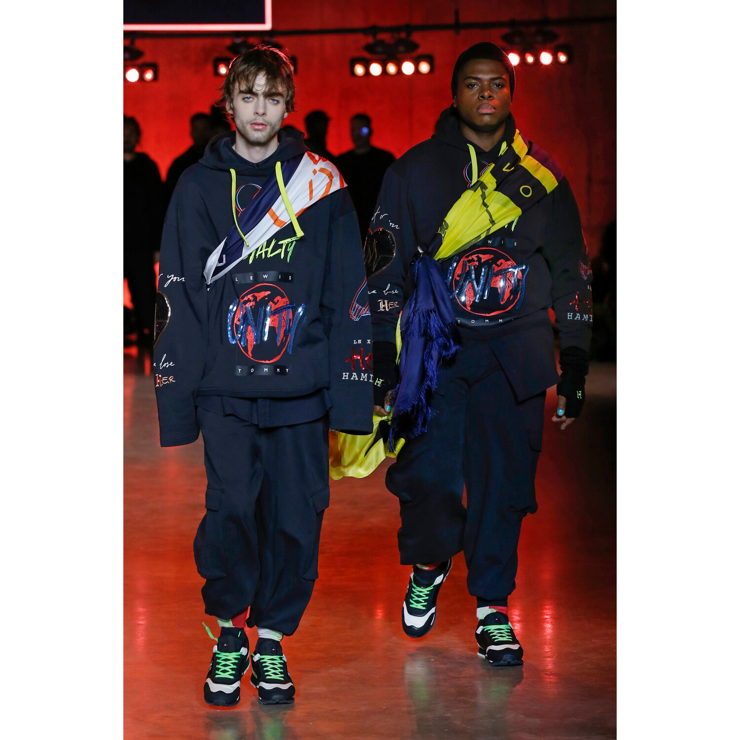 Фото Tommy Hilfiger Spring 2020 Ready-to-Wear / Томми Хилфигер весна-лето 2020 / Неделя моды: Лондон