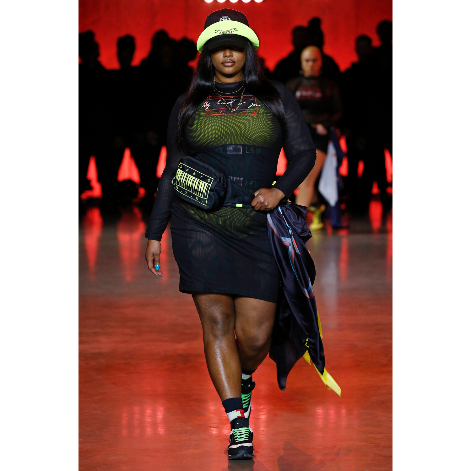 Фото Tommy Hilfiger Spring 2020 Ready-to-Wear / Томми Хилфигер весна-лето 2020 / Неделя моды: Лондон