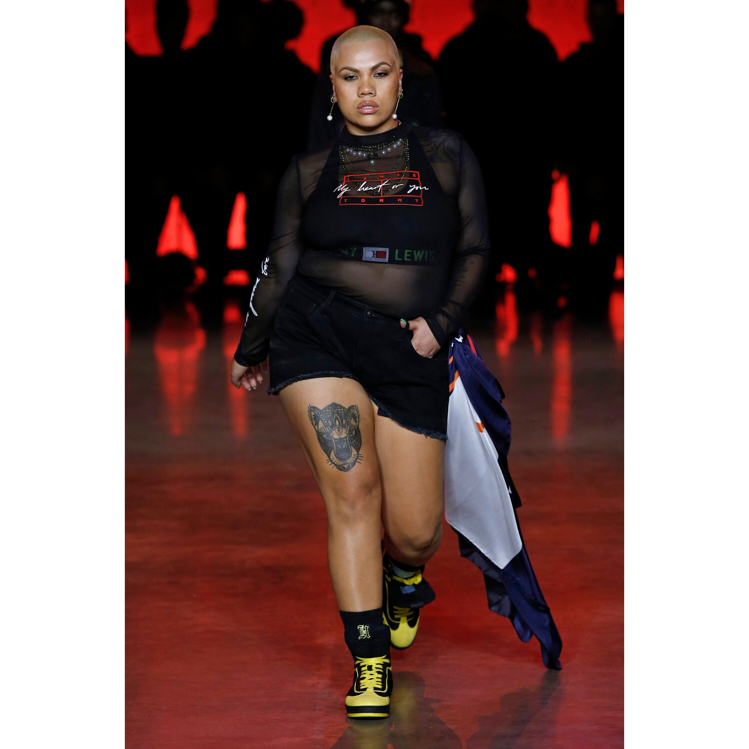 Фото Tommy Hilfiger Spring 2020 Ready-to-Wear / Томми Хилфигер весна-лето 2020 / Неделя моды: Лондон
