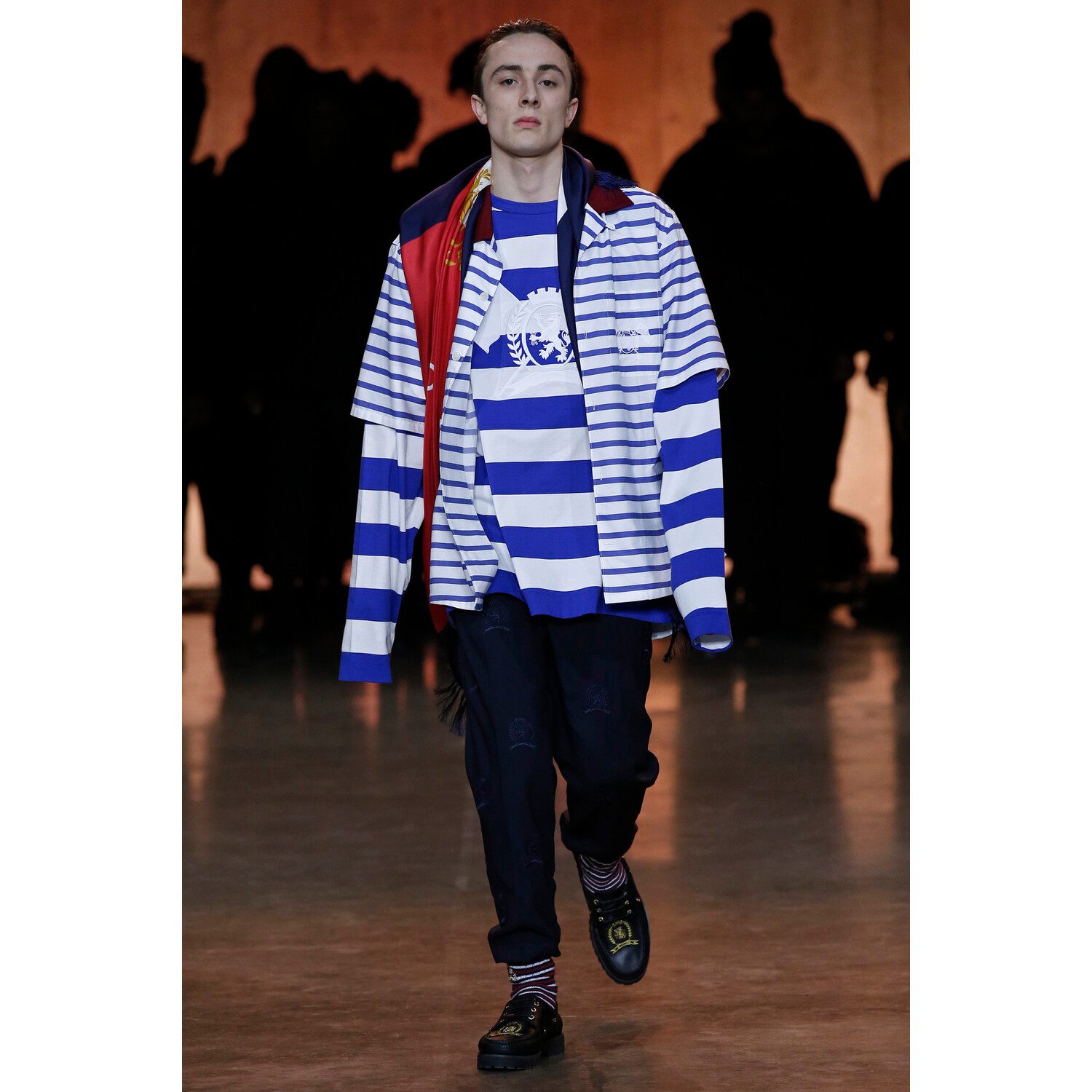 Фото Tommy Hilfiger Spring 2020 Ready-to-Wear / Томми Хилфигер весна-лето 2020 / Неделя моды: Лондон