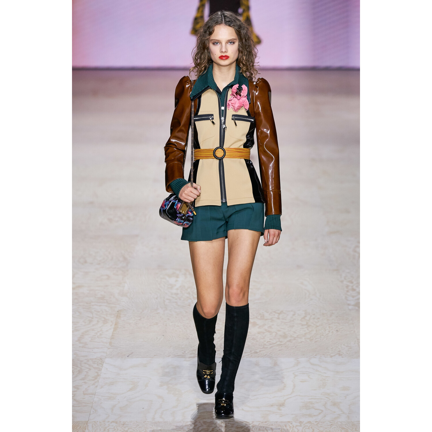 Фото Louis Vuitton Spring 2020 / Louis Vuitton весна-лето 2020 / Неделя моды: Париж