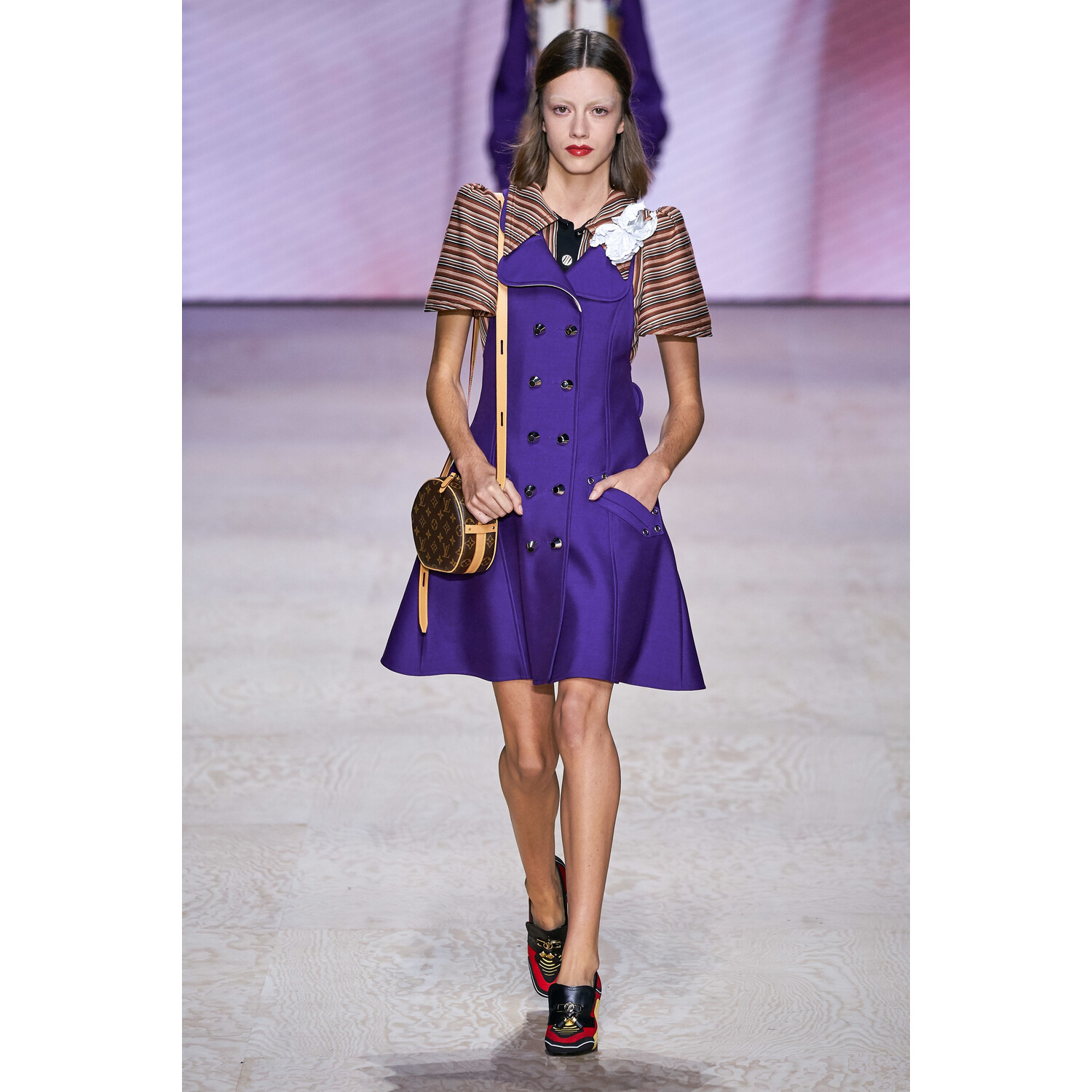 Фото Louis Vuitton Spring 2020 / Louis Vuitton весна-лето 2020 / Неделя моды: Париж