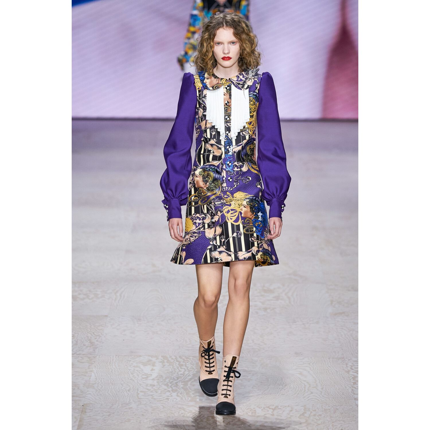 Фото Louis Vuitton Spring 2020 / Louis Vuitton весна-лето 2020 / Неделя моды: Париж