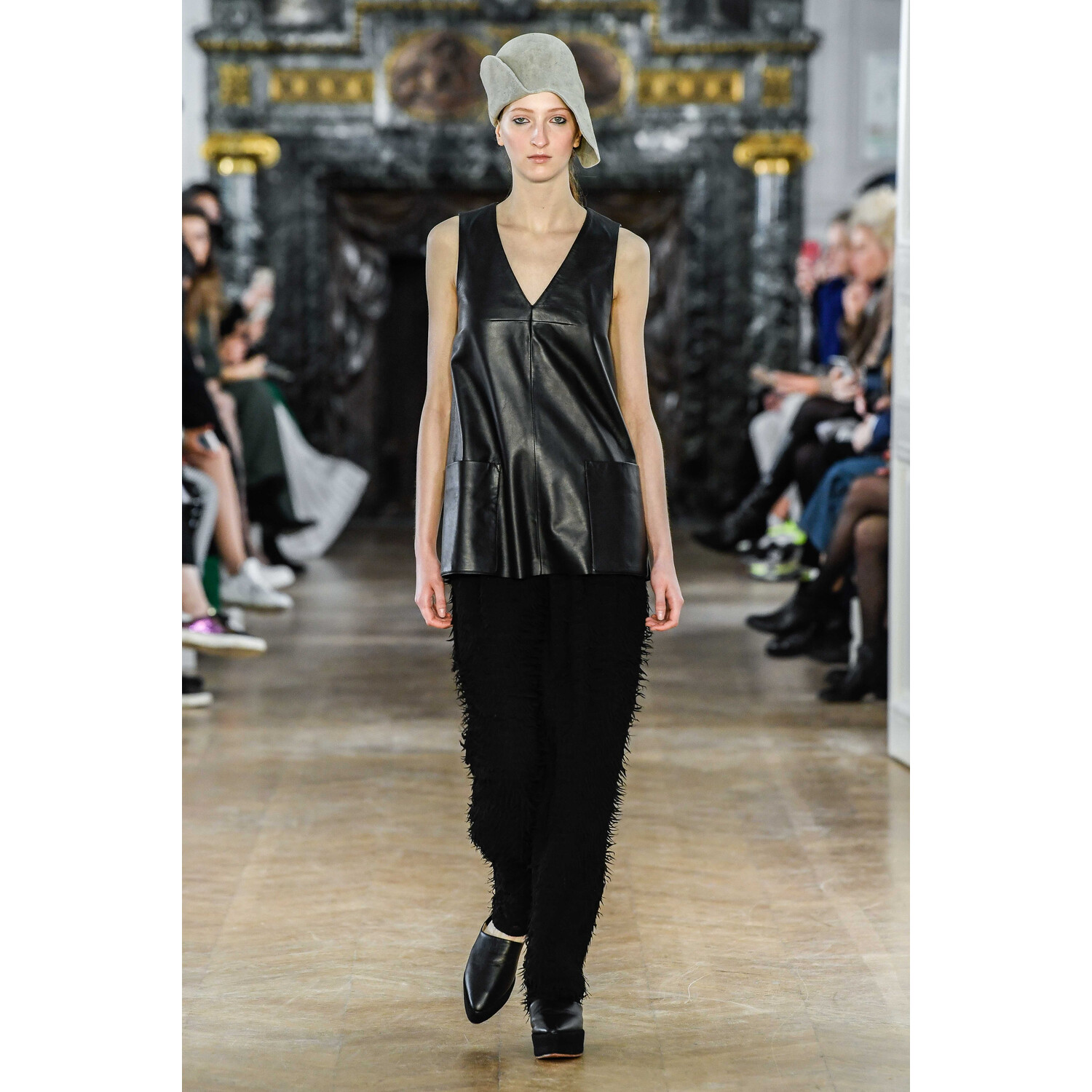 Фото Nobi Talai Fall 2019 Ready-to-Wear / Nobi Talai осень 2019 / Неделя моды: Париж