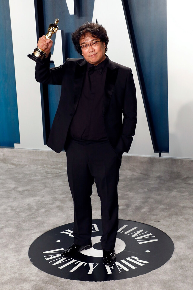 Пон Чжун Хо в Burberry на афтепати Оскара 2020