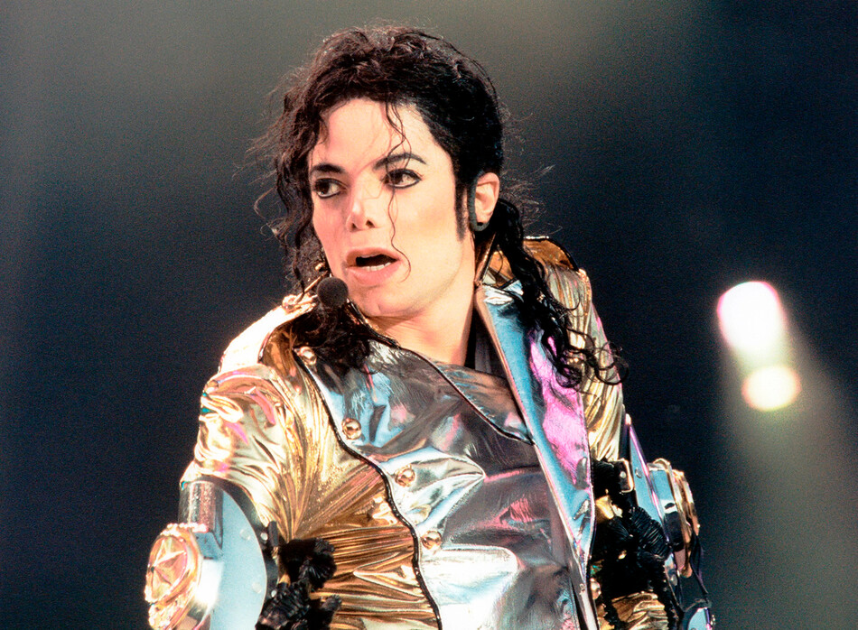 Майкл Джексон выступает на сцене Amsterdam ArenA - HIStory Tour