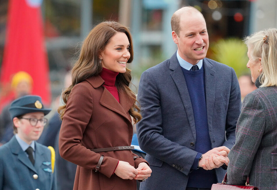 Кейт Миддлтон и принц Уильям совершили первый официальный визит в Корнуолл после получения новых титулов