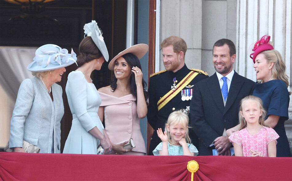 Меган Маркл дебютирует на балконе Букингемского дворца во время парада Trooping the Color в честь дня рождения королевы Елизаветы II 9 июня 2018, Великобритания