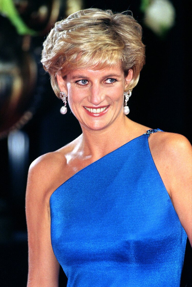 Диана, принцесса Уэльская, трагически погибла в 1997 году