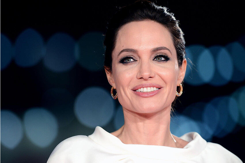 Анджелина Джоли отметила 45й день рождения в Zoom