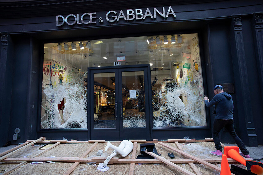 Dolce &amp; Gabbana мародерство США