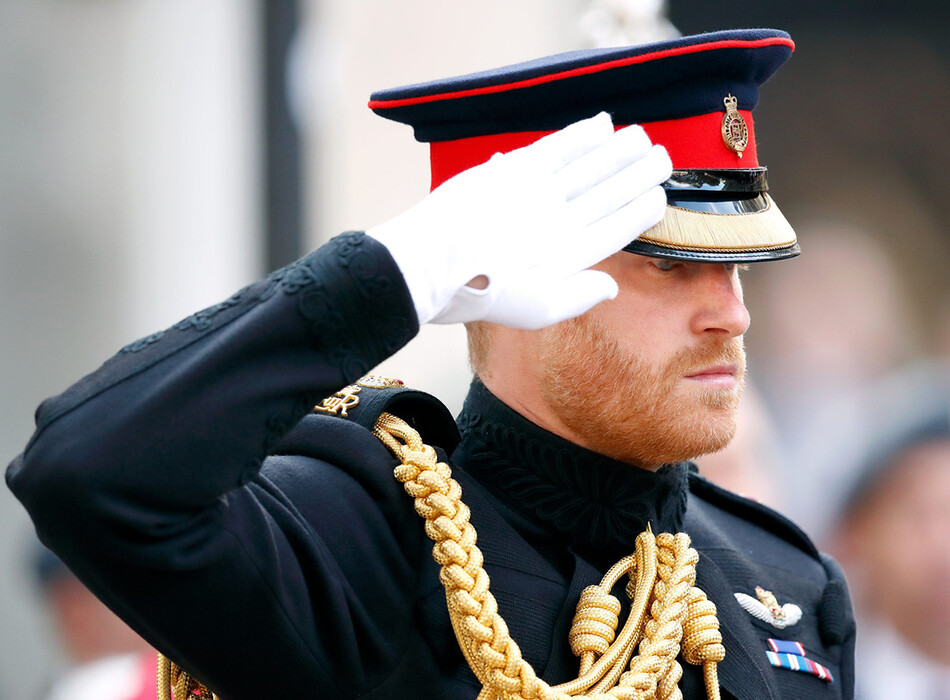 Принцу Гарри разрешили&nbsp;надеть военную форму на церемонию бдения во время народного прощания с Елизаветой II в Лондоне