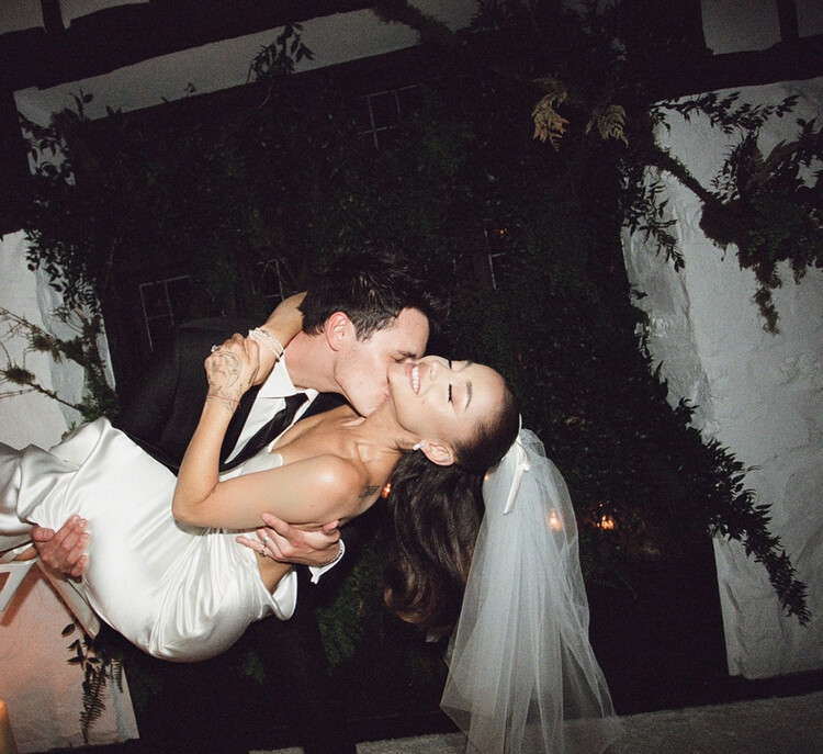 Ариана Гранде фото со свадьбы
