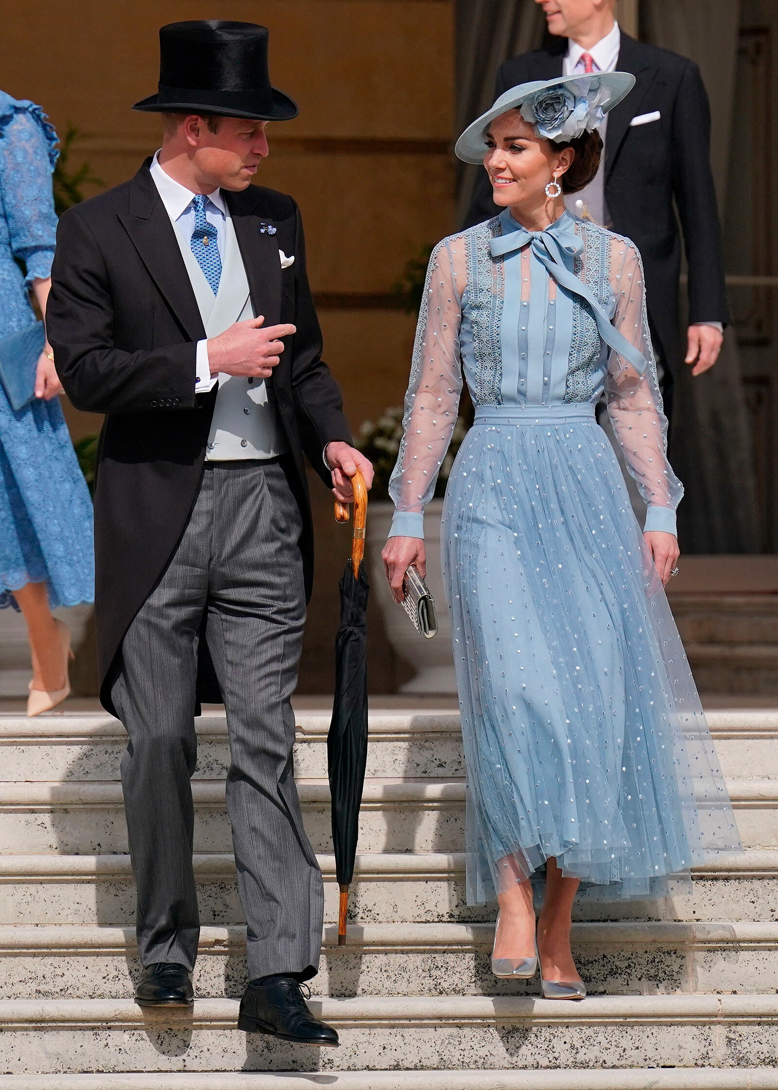 Принц Уильям и Кейт Миддлтон на вечеринке в саду Букингемского дворца