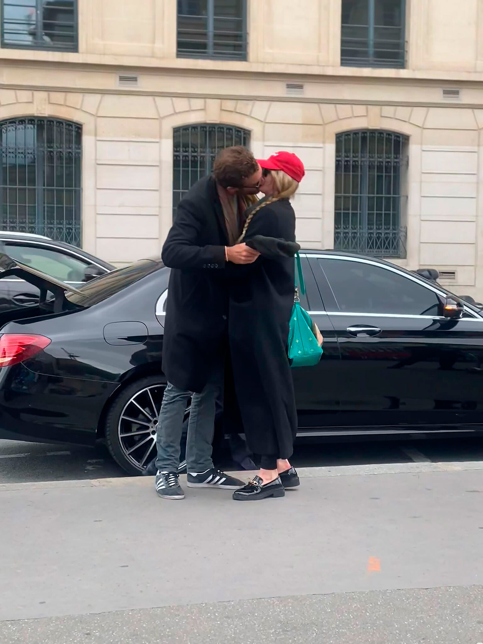 Софи Тёрнер заметили на улицах Парижа в компании 29-летнего Перегрина &laquo;Перри&raquo; Джона Дикинсона Пирсона