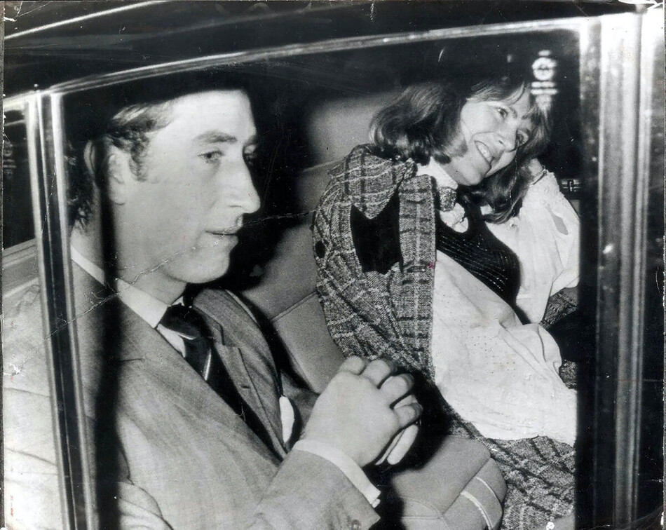Принц Чарльз и Камилла Паркер Боулз вышли из лондонского театра после вечеринки в Вест-Энде