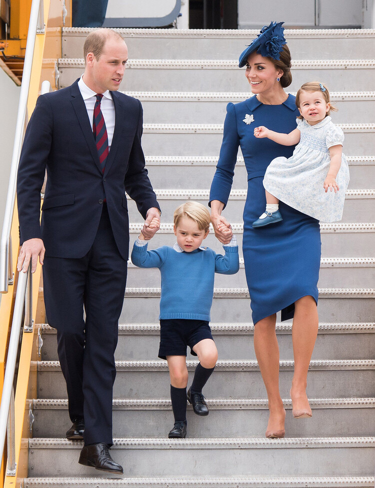 Принц Уильям и Кейт Миддлтон с детьми принцем Джорджем и принцессой Шарлоттой
