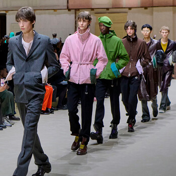 Археологические раскопки: Prada показали мужскую коллекцию сезона осень–зима 2026