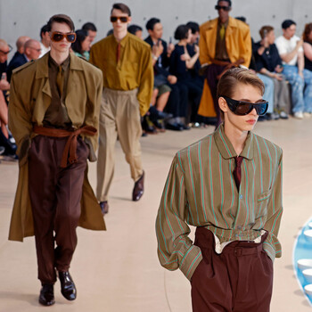 Яркие краски и любовь к жизни: Saint Laurent представил мужскую коллекцию сезона весна-лето 2026