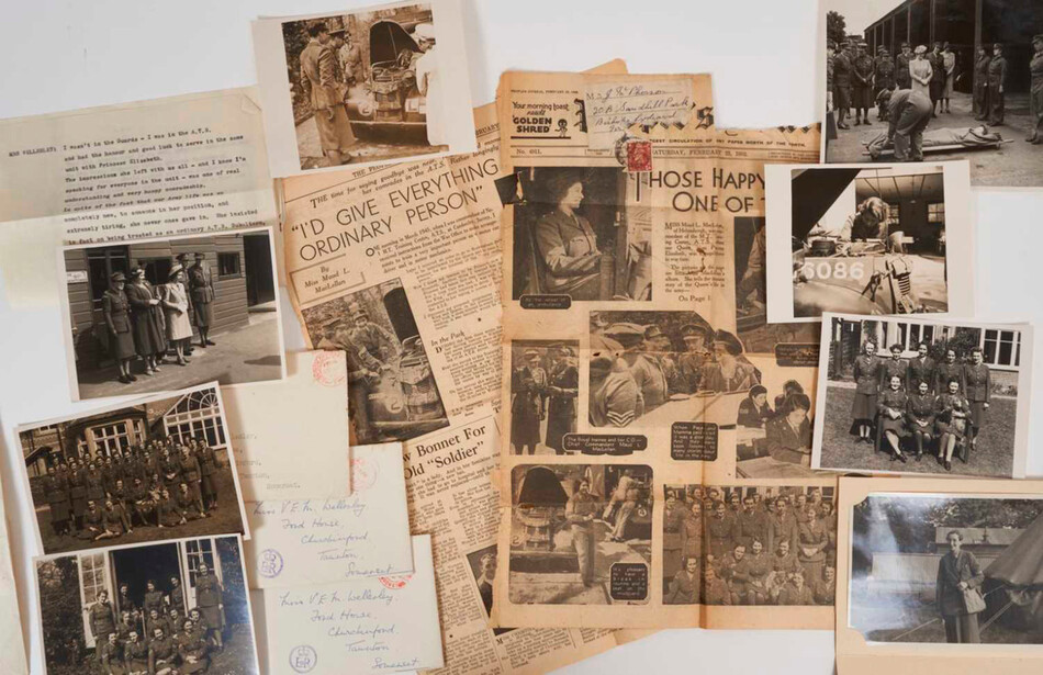Лот аукционного дома Reeman Dansie: архивные фото и газетные вырезки принцессы Елизаветы во время прохождения обучения на механика ATS в учебном центре на юге Англии, апрель 1945 года
